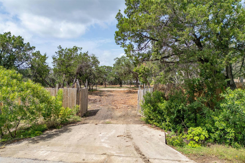 5207 Avispa Way — exterior