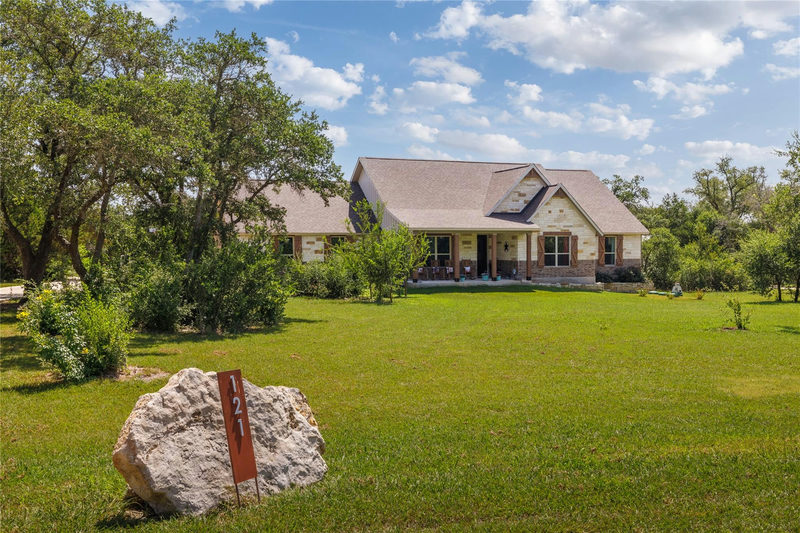 121 Esperanza Petal Pass — exterior