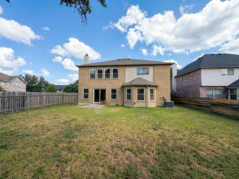 1707 Treeline Dr — exterior