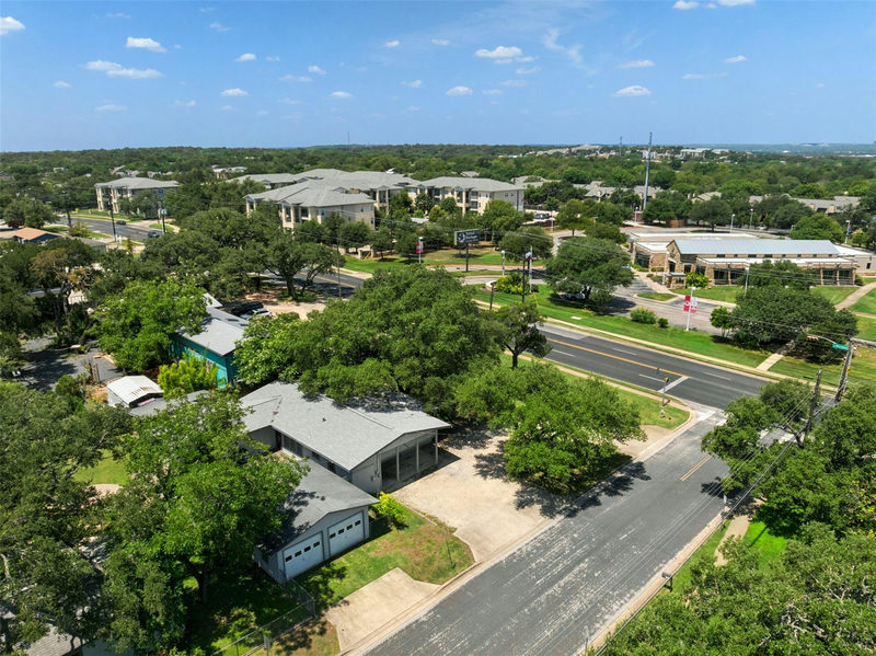 6401 Menchaca Rd — exterior