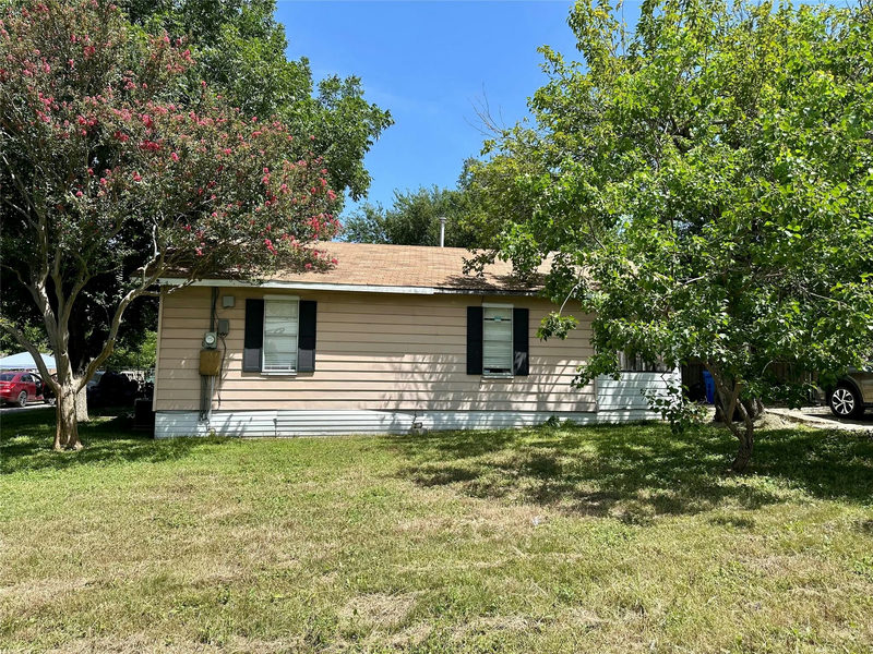 209 Old Thorndale Rd — exterior