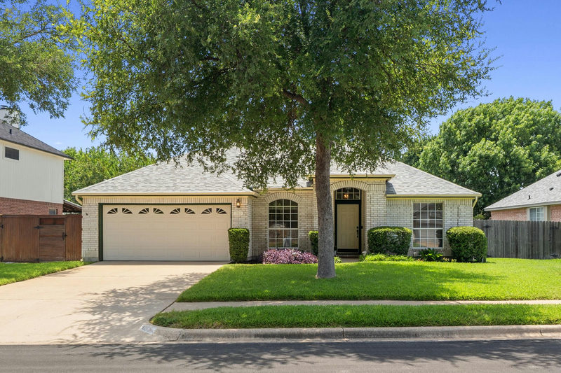 303 Sycamore Dr — exterior