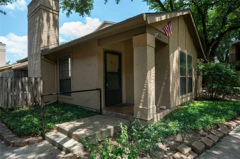 1202 Thorpe Ln #315 — exterior