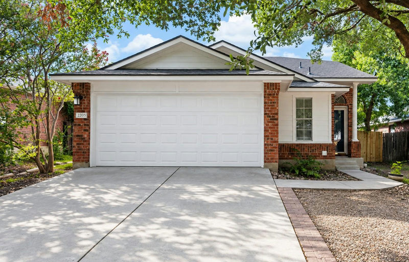 2205 Ada Ln — exterior