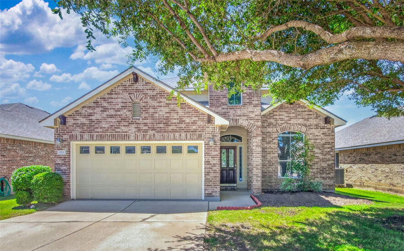 1916 Golden Arrow Ave — exterior