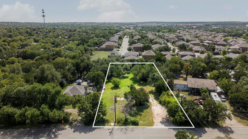 1305 High Chaparral Dr — exterior