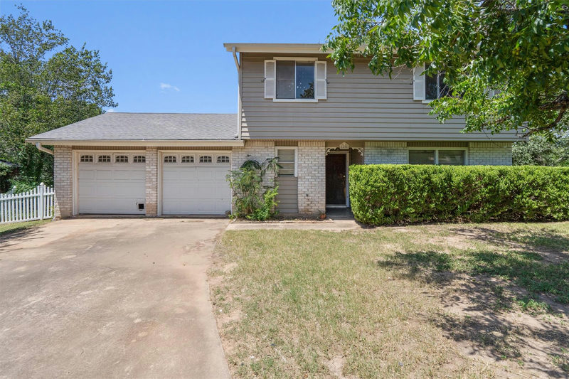 5400 Salem Walk Dr — exterior
