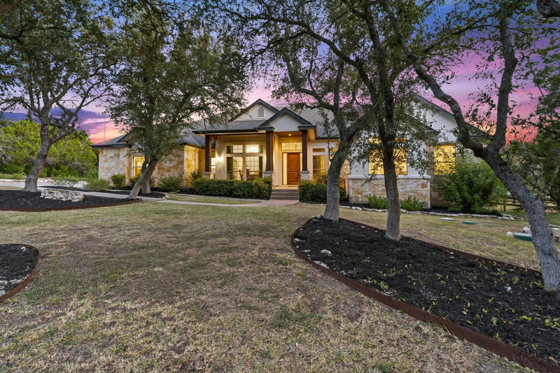 607 Saddlehorn Dr — exterior