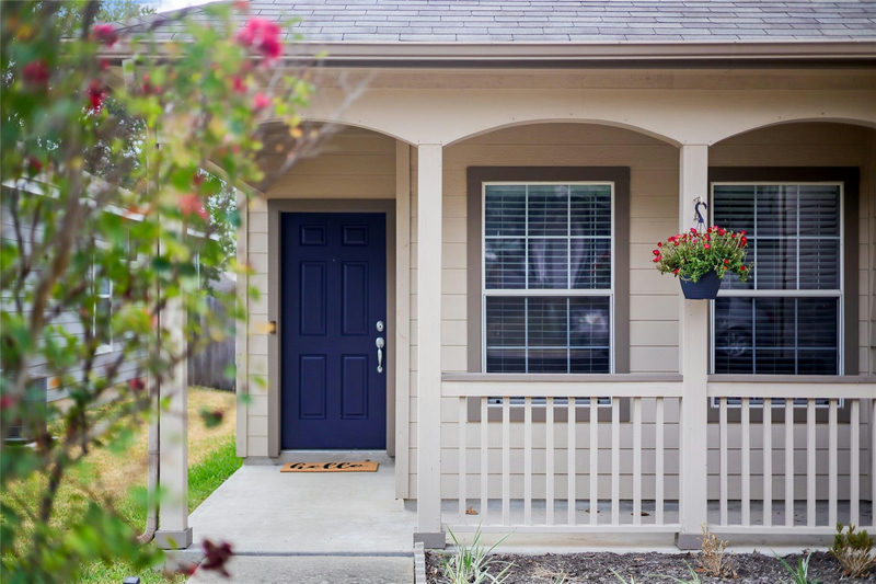 2103 Charlotte Estates Dr — exterior
