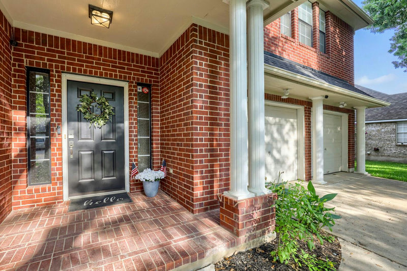 410 Thunderbay Dr — exterior
