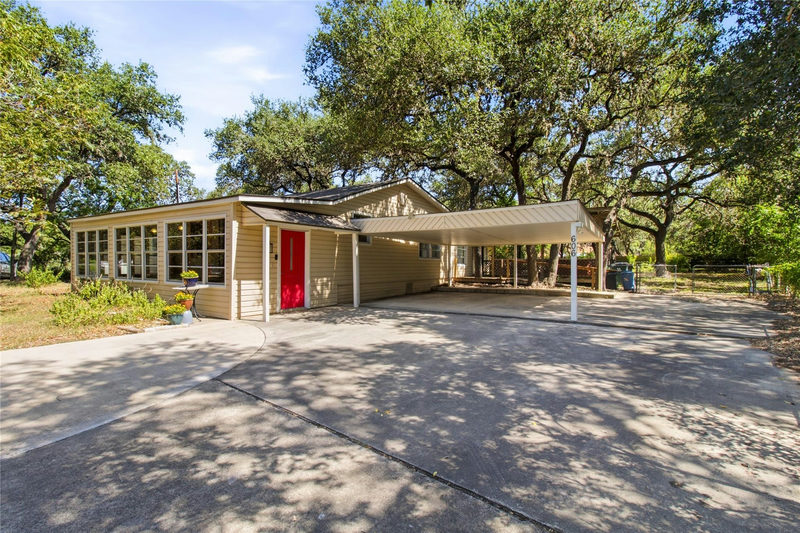 606 Harmons Way — exterior