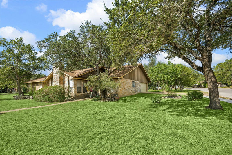 7115 Danwood Dr — exterior