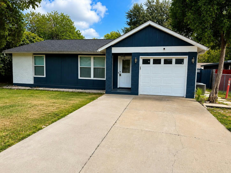 5410 Burgundy Dr — exterior