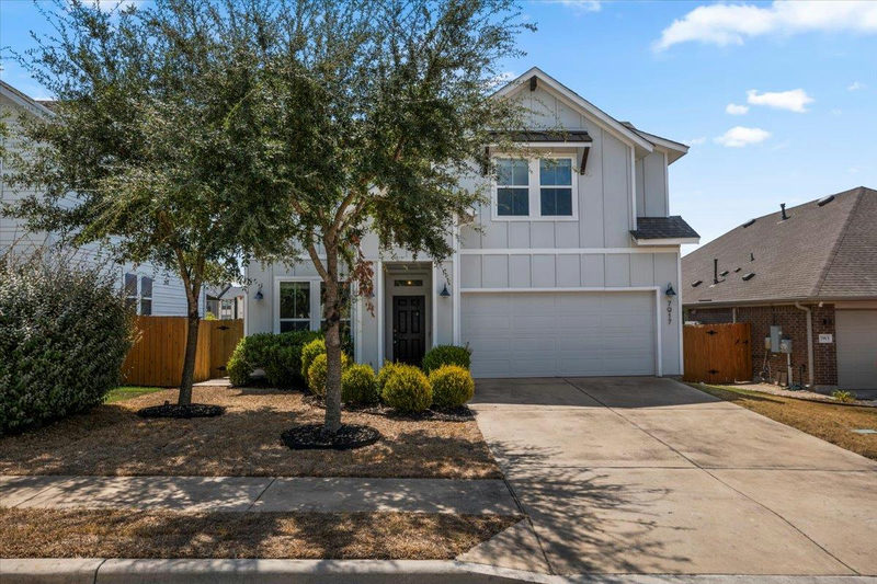7917 Beacon Knob Way — exterior