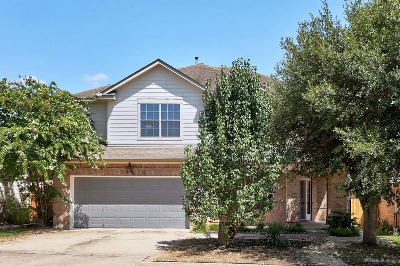 10005 MOUNT RAINIER Dr — exterior