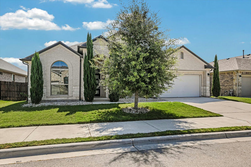 16932 Aventura Ave — exterior