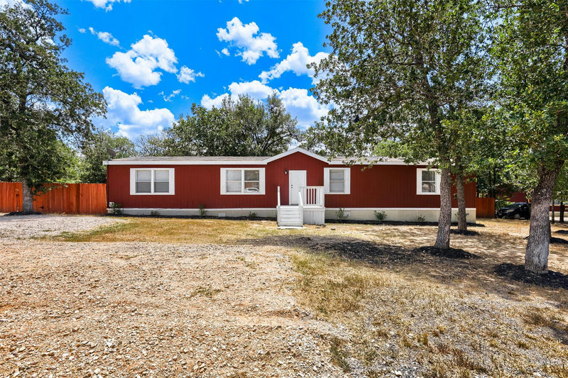 1017 Rosewood Dr — exterior