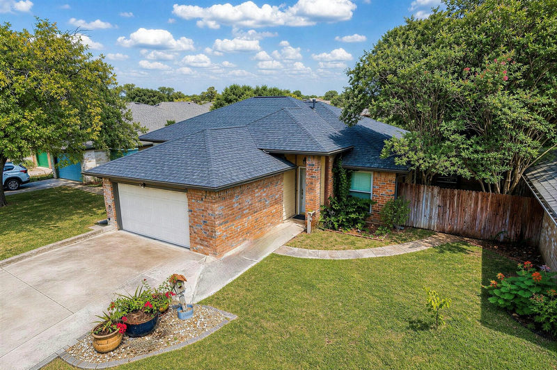 608 Saunders Dr — exterior