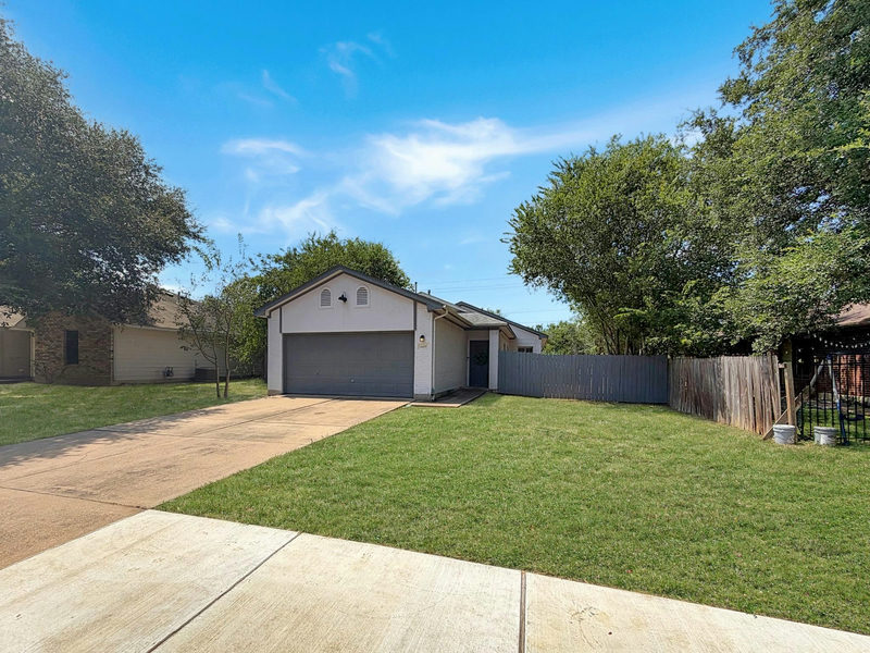 4419 QUICKSILVER Blvd — exterior