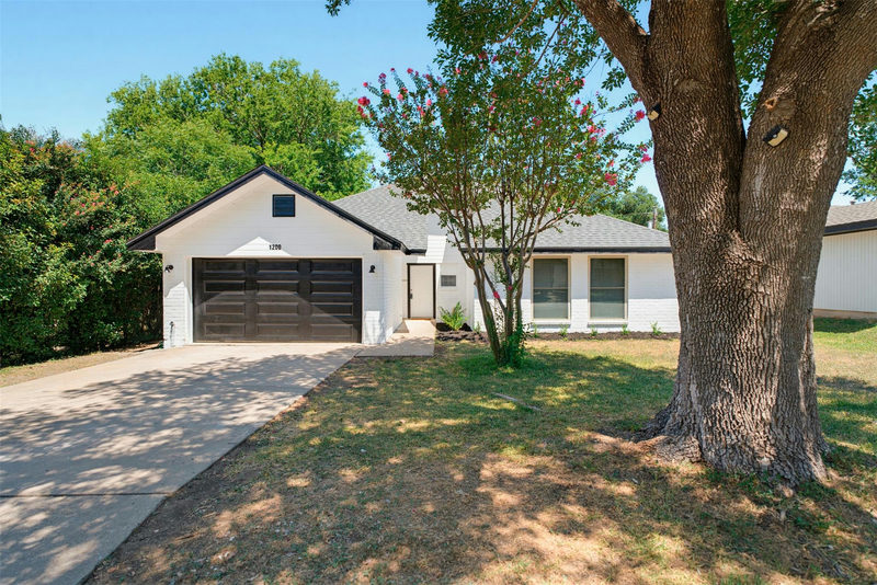 1200 Nottingham Hill Rd — exterior