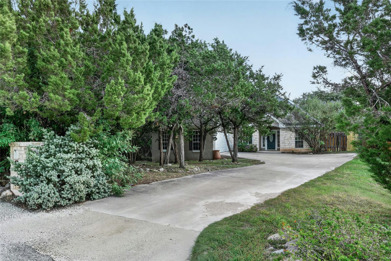 4 Cedarwood Cir — exterior