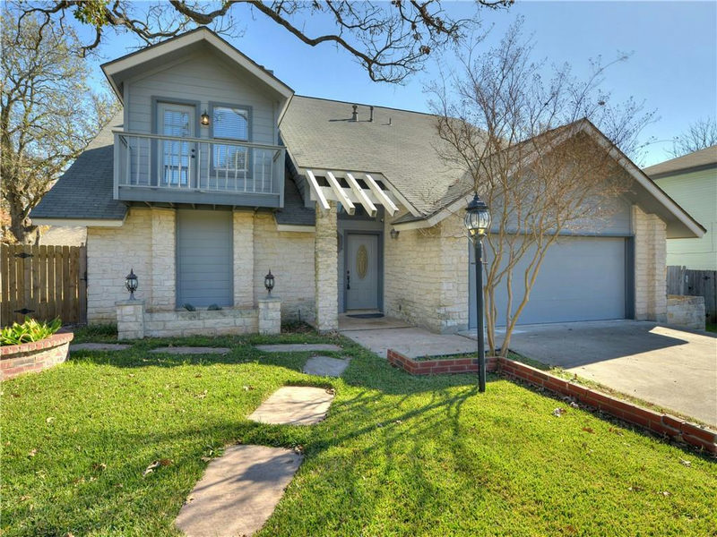 1707 Brokenshoe Dr — exterior