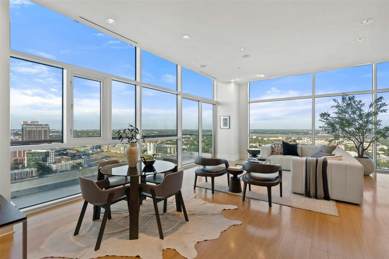555 E 5th St #2901 — exterior