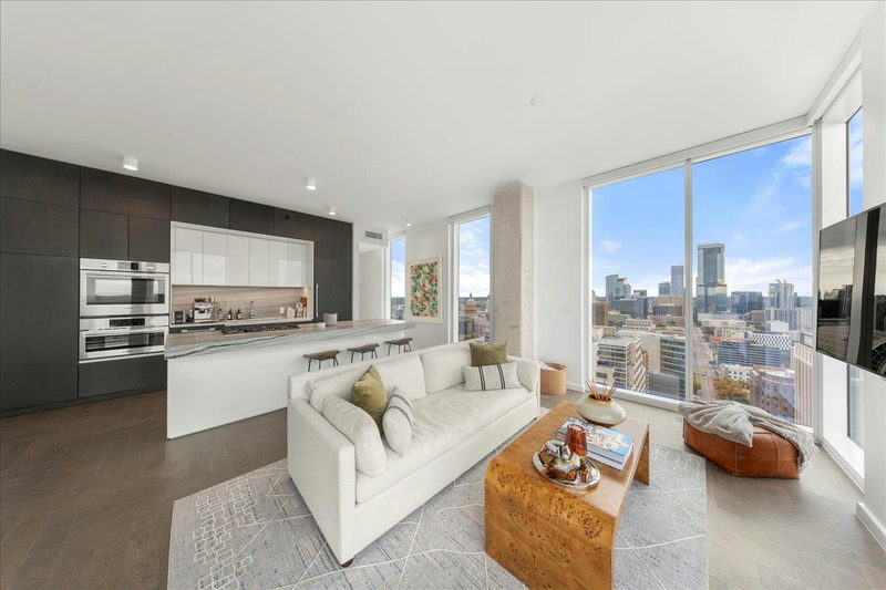 313 W 17th St #2405 — exterior