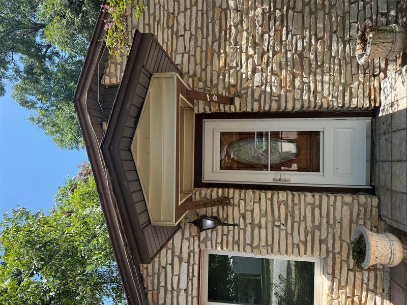 1402 Garden St — exterior