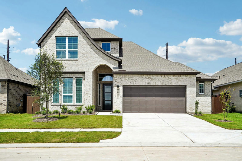 112 Monza Bnd — exterior