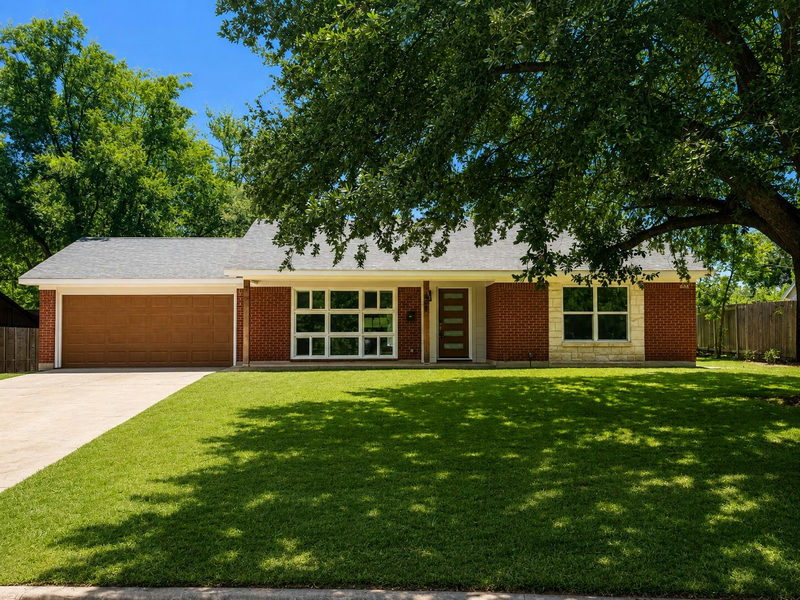 1807 Corona Dr — exterior