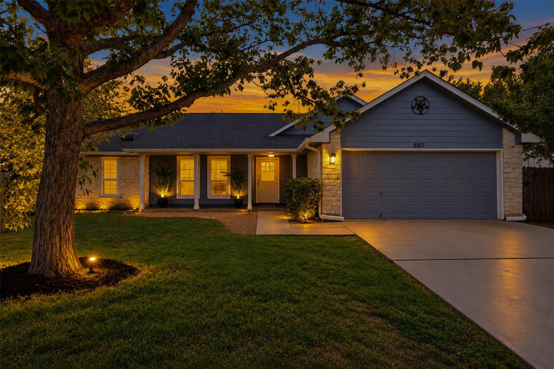 8817 Black Oak St — exterior