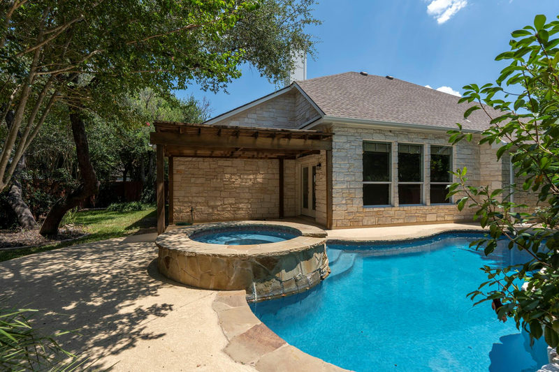 6304 Salcon Cliff Dr — exterior