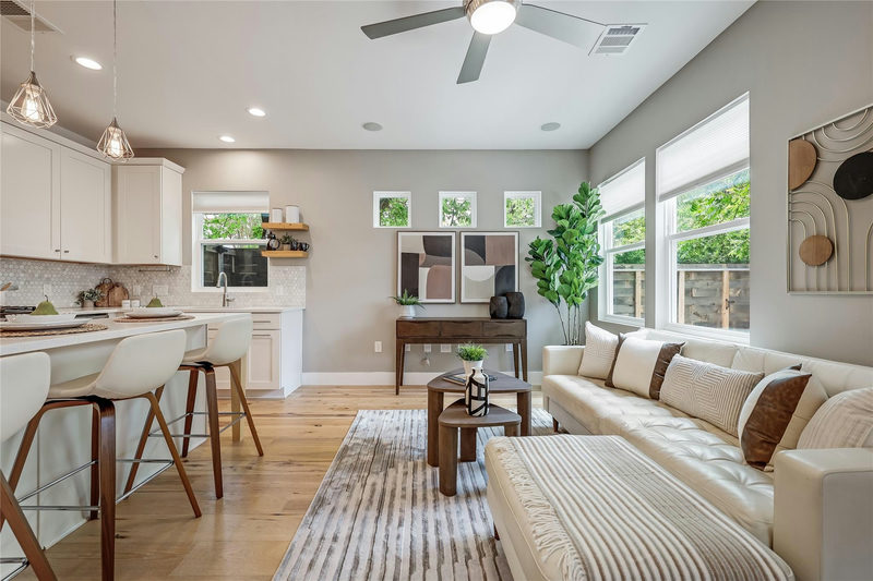 5512 Duval St #2 — exterior