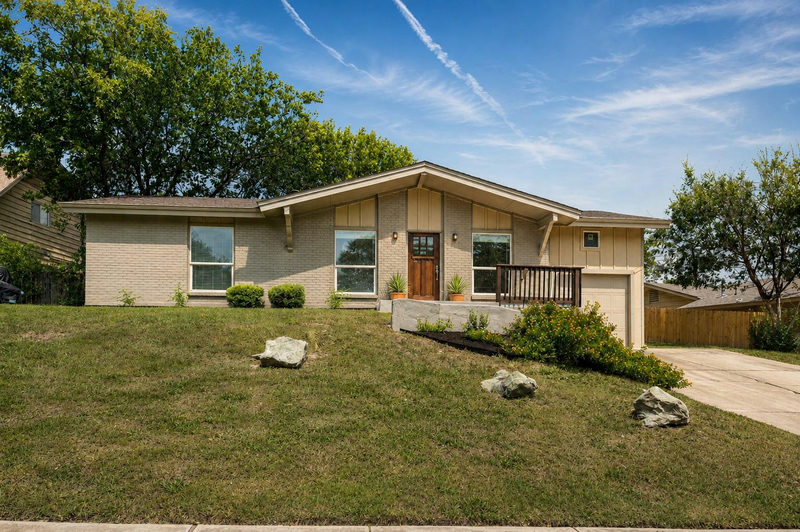 2507 Glen Springs Way — exterior