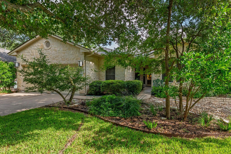 11513 Medallion Ln — exterior
