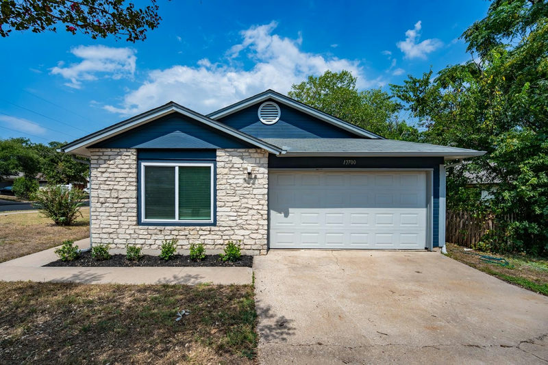 12700 La Salle Dr — exterior