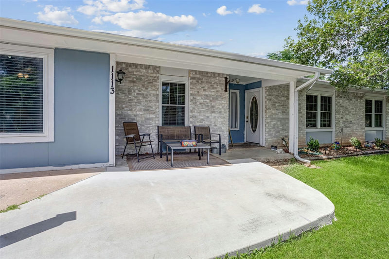 1113 Ash Dr — exterior