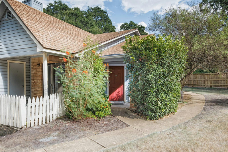 1601 Faro Dr #1502 — exterior