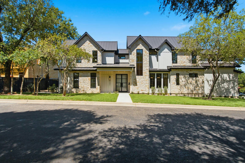 2301 Westworth Cir — exterior