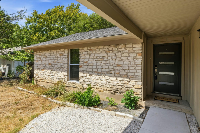 9304 Hunters Trce — exterior