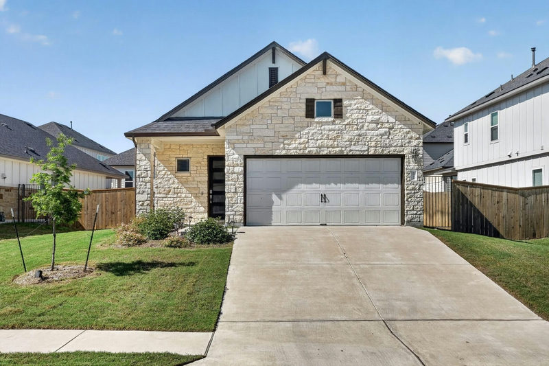 4911 Seadrift Dr — exterior