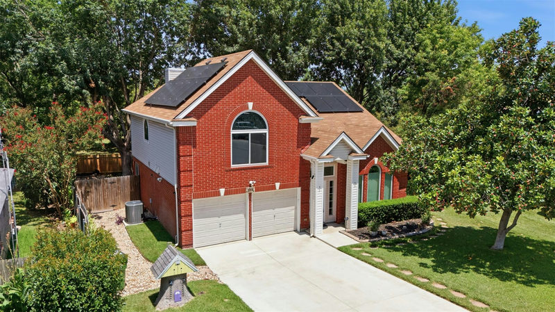 2204 Sedgewick Ln — exterior