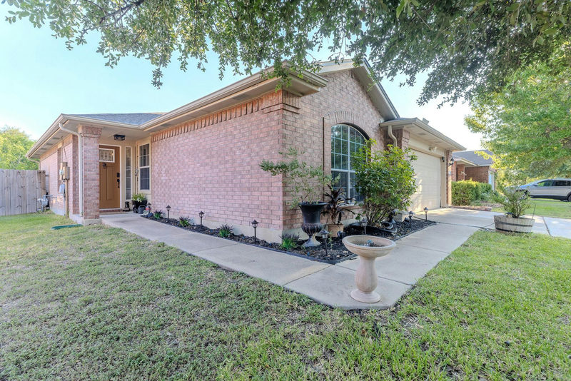 3133 Clinton Pl — exterior