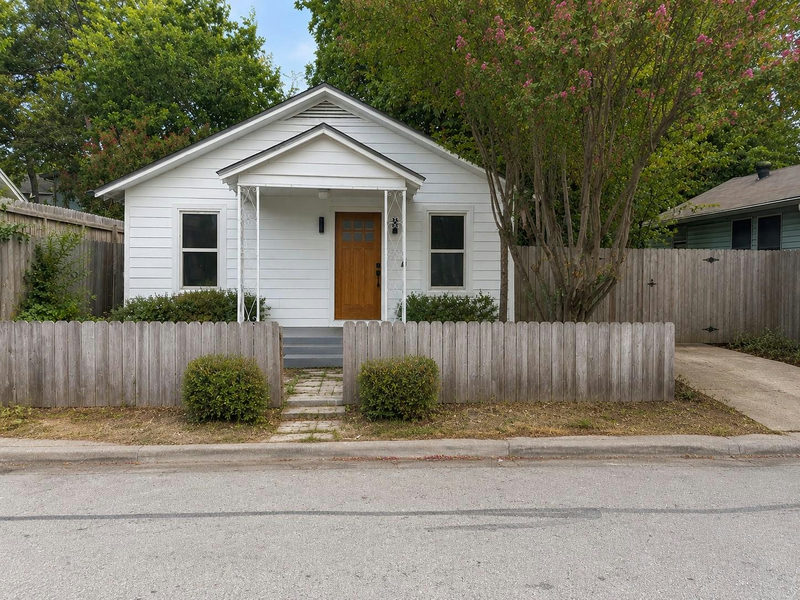 2404 Santa Rita St — exterior