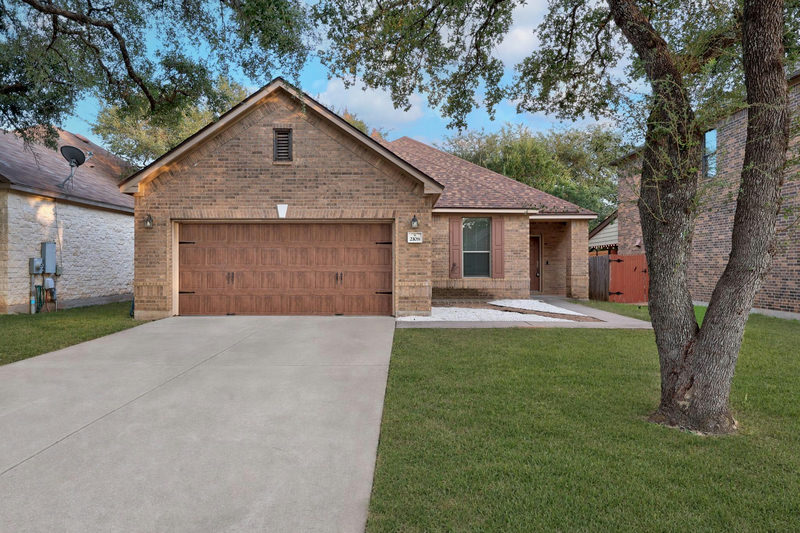 2108 Golden Arrow Ave — exterior