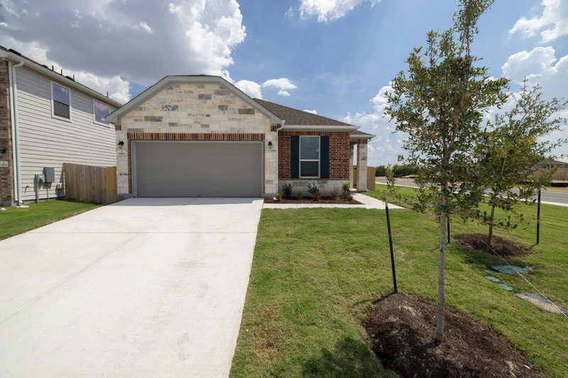 1500 Carriageway Dr — exterior