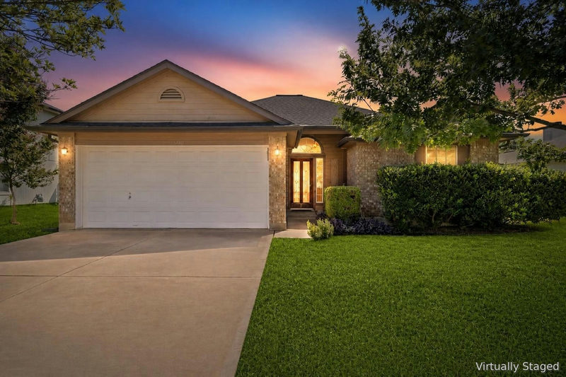 600 Sparkling Brook Ln — exterior