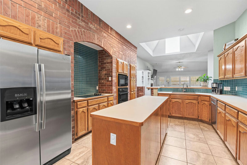 1208 Brophy Dr — exterior
