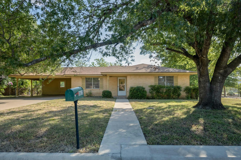 1615 Park Ln — exterior